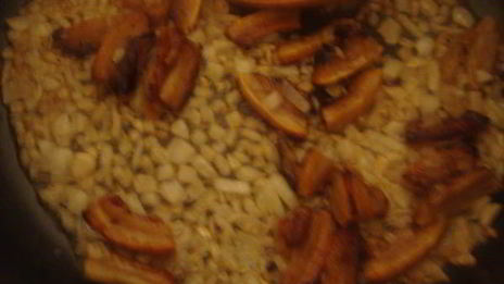 борщ с чесночными булочками