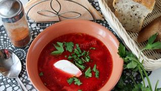 Борщ с кислой капустой и свеклой