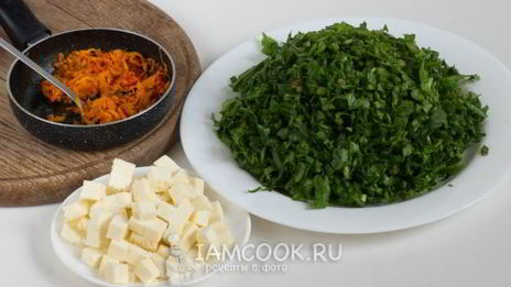 зеленый борщ со щавелем и адыгейским сыром