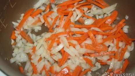 зеленый борщ со щавелем и виноградными листьями