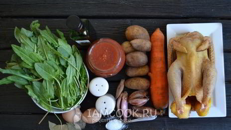 зеленый борщ со щавелем и яйцом