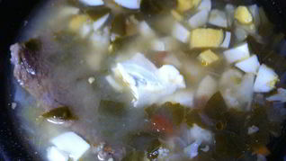 Зеленый борщ со щавелем