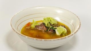 Бульон из копченой грудинки с желудочками