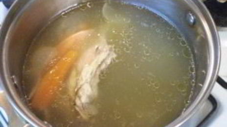 бульон из куриных костей