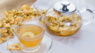 Бульон из цесарки с антоновкой