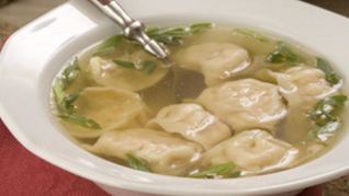 Бульон рыбный с пельменями