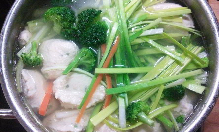 Рецепт бульона с овощами и куриными клесами