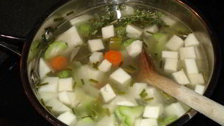 Бульон с сельдереем