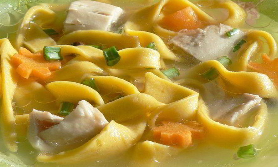 Рецепт домашней лапши из тыквы на курином бульоне