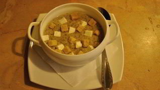 Крем-суп из шампиньонов на курином бульоне