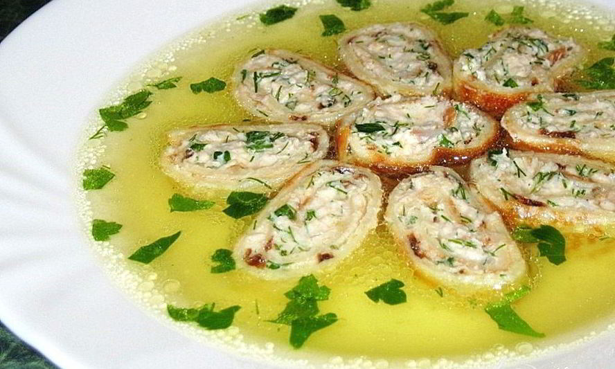 Рецепт куриного бульона с блинчиками