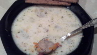 Куриный бульон с грибами и плавленным сырком