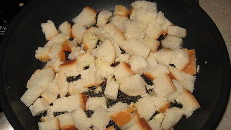 куриный бульон с сухариками по-быстренькому