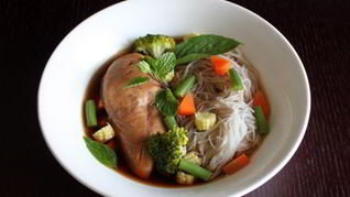 Курица в бульоне мастер сток