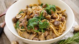 Лапша на грибном бульоне