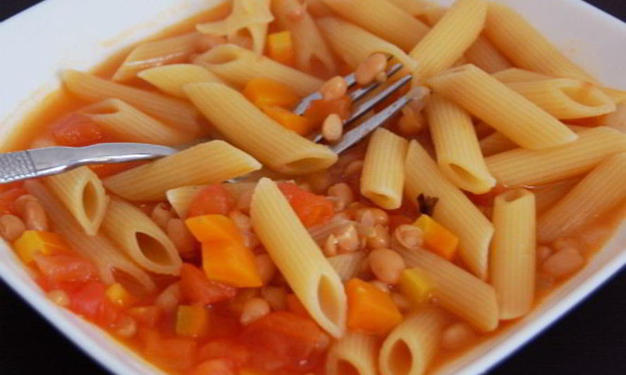 Рецепт пасты с фасолью и томатами в бульоне