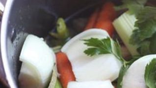 Прозрачный куриный бульон