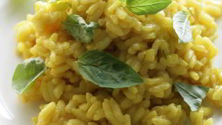 Ризотто Миланезе с овощным бульоном и шафраном