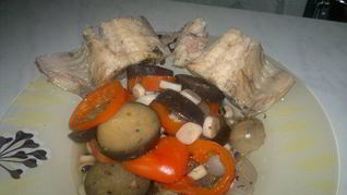 Сом в мятном бульоне и фасоль с овощами