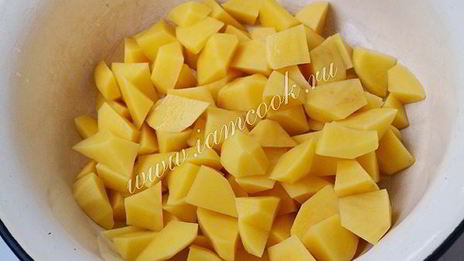 зеленый борщ со щавелем на мясном бульоне