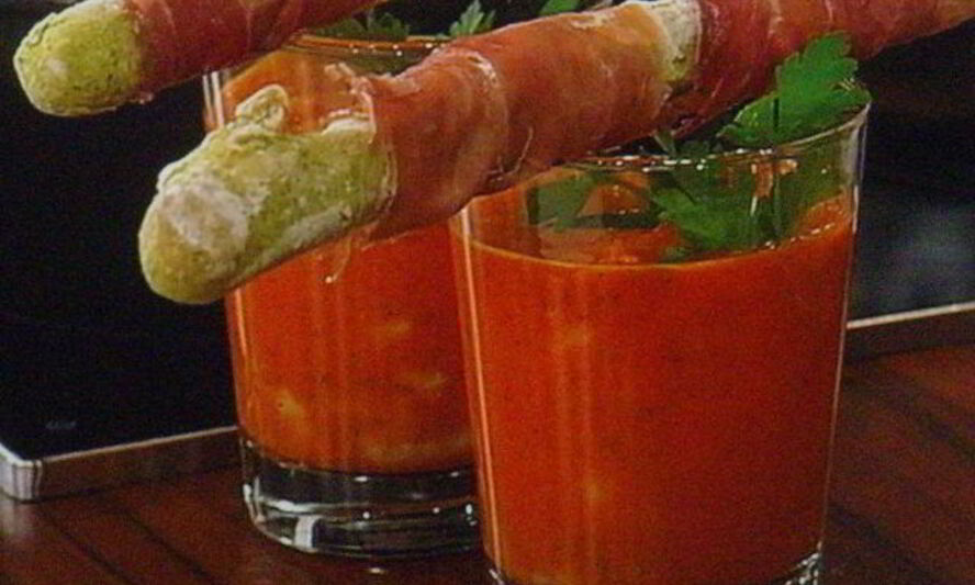 Рецепт гаспачо из паприки с домашними гриссини