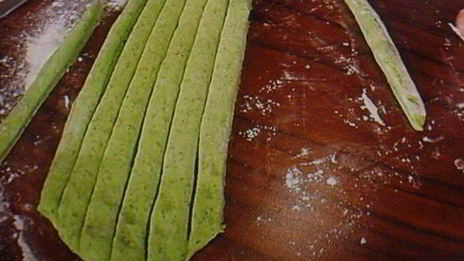 гаспачо из паприки с домашними гриссини