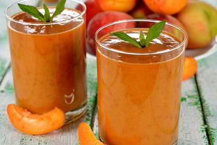 Гаспачо с персиками