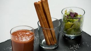 Гаспачо с зеленым салатом