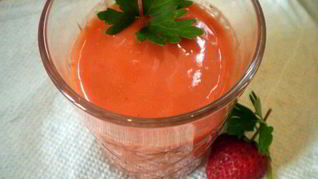 Клубнично-томатный гаспачо
