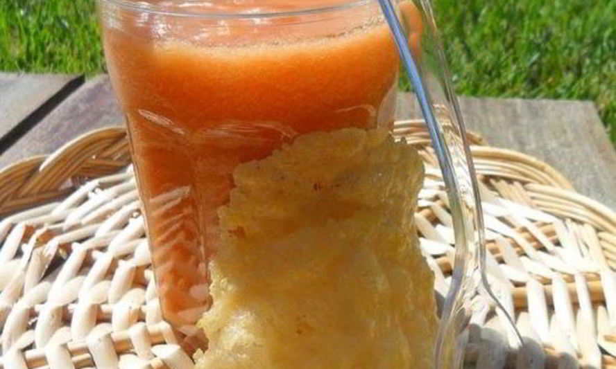 Рецепт острого гаспачо с чипсами из пармезана