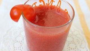 Томатно-вишневый гаспачо в стаканах