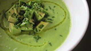 Зеленый гаспачо для сыроедов