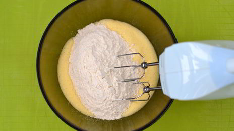 гороховый суп с чесночными рулетиками