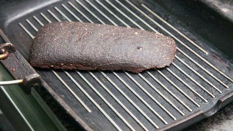 гороховый суп в хлебе