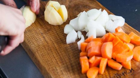 гороховый суп в хлебе