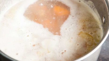 гороховый суп в хлебе