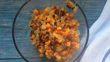 наваристый гороховый суп с уткой в хлебном горшочке