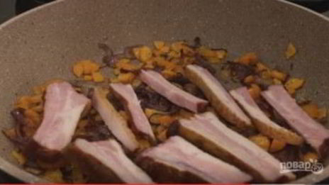 очень вкусный гороховый суп с копчеными ребрышками