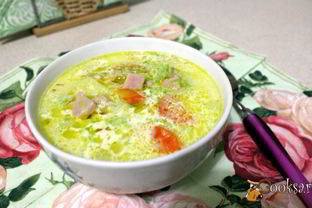 Кабачковый суп с ветчиной и плавленным сыром