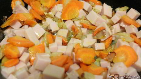 кабачковый суп с ветчиной и плавленным сыром