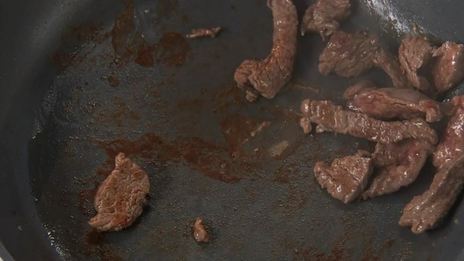 кефирный суп со свеклой и чипсами из лаваша