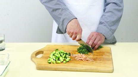 холодный суп из простокваши и свеклы