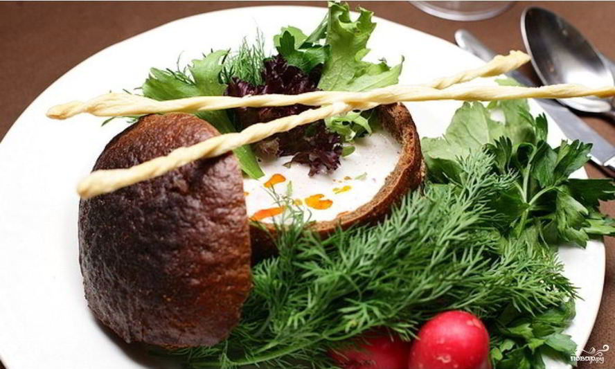 Рецепт холодного супа из редиса в черном хлебе