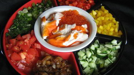 холодный суп-пюре авокадо и компания