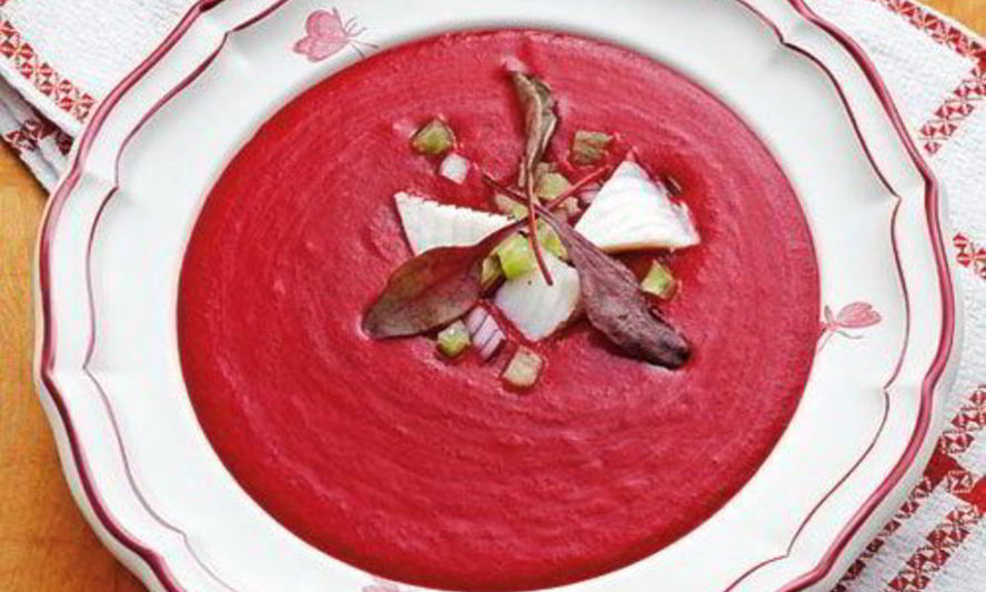 Рецепт холодного супа с тилапией и свекольной ботвой