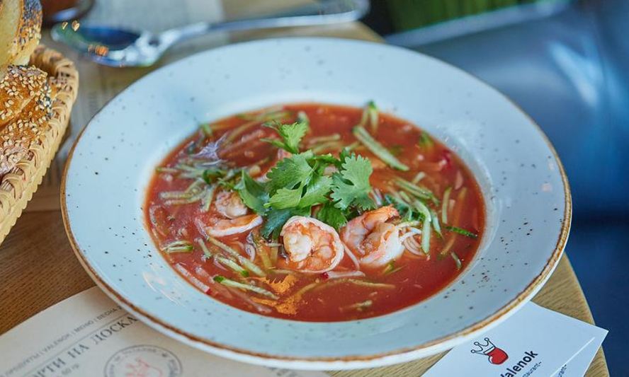 Рецепт холодного томатного супа кук-си с креветками