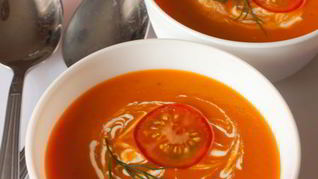 Холодный томатный суп со специями