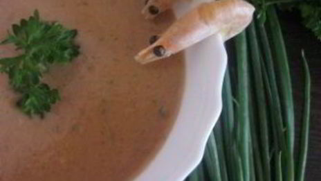 пряный холодный суп из огурца с креветками