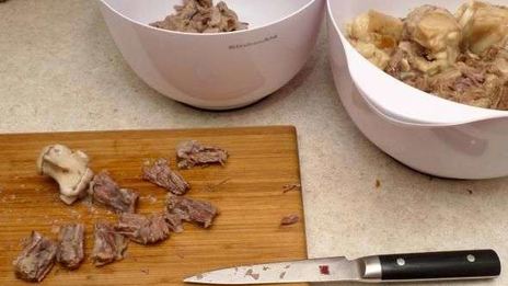 суп горячий холодец