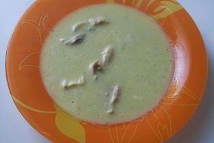 Куриный суп с карри и кабачками